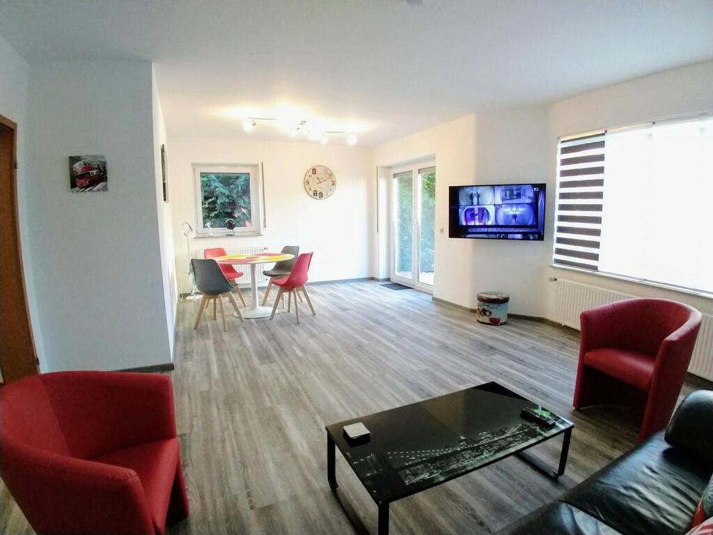 Exklusive Ferienwohnung Mit Terasse Und Garten In Einbeck, Zentrum! Neu!! Exterior photo
