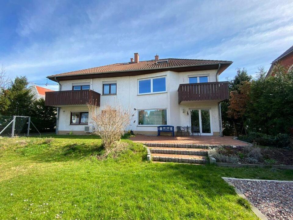 Exklusive Ferienwohnung Mit Terasse Und Garten In Einbeck, Zentrum! Neu!! Exterior photo